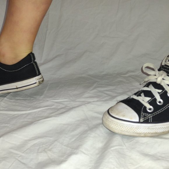 Converse Chuck Taylors black sneakers - Picture 3 of 8